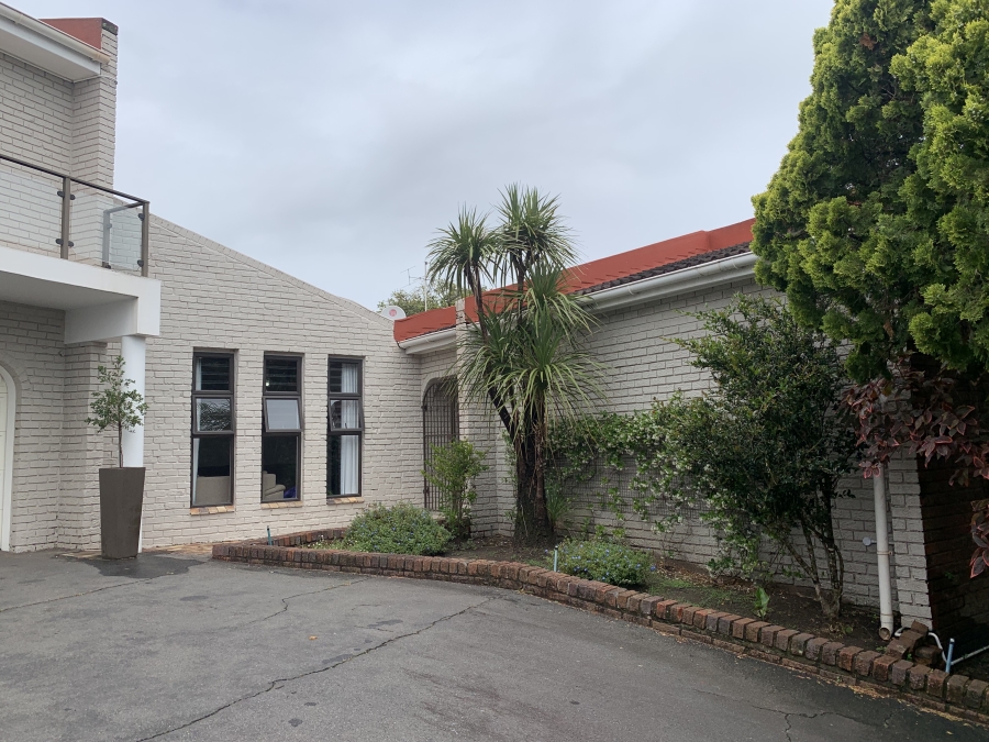 5 Bedroom Property for Sale in Vincent Heights Eastern Cape